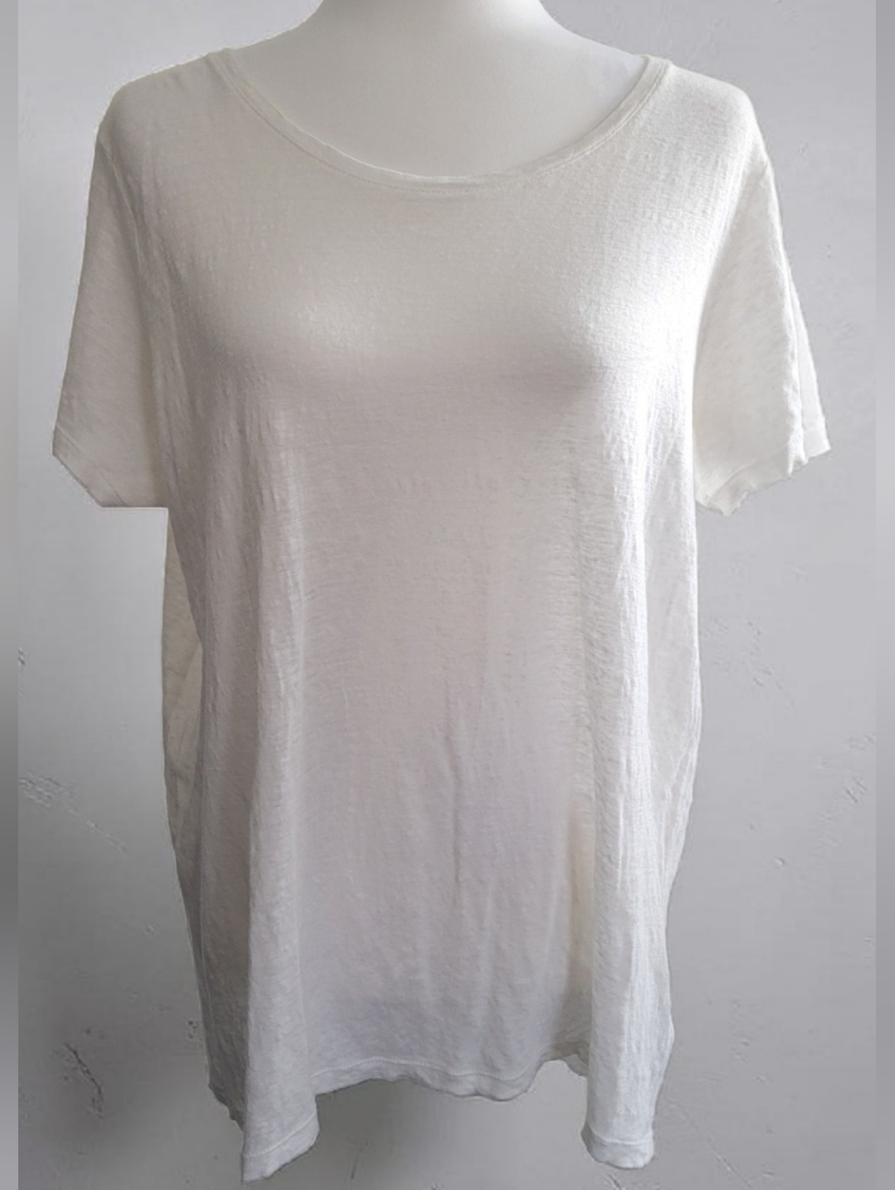 Tahari White Linen Button Back Short Sleeve Top, Split Hem, Women's 1X